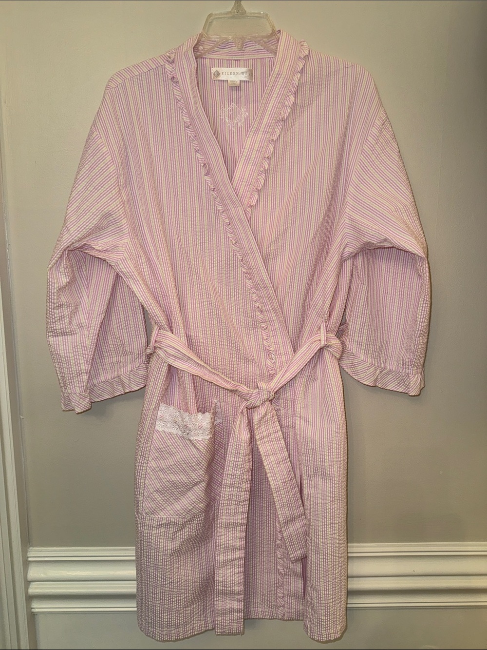 Eileen West Seersucker Striped & Ruffle Robe size L/XL Large XL MINT CONDITION